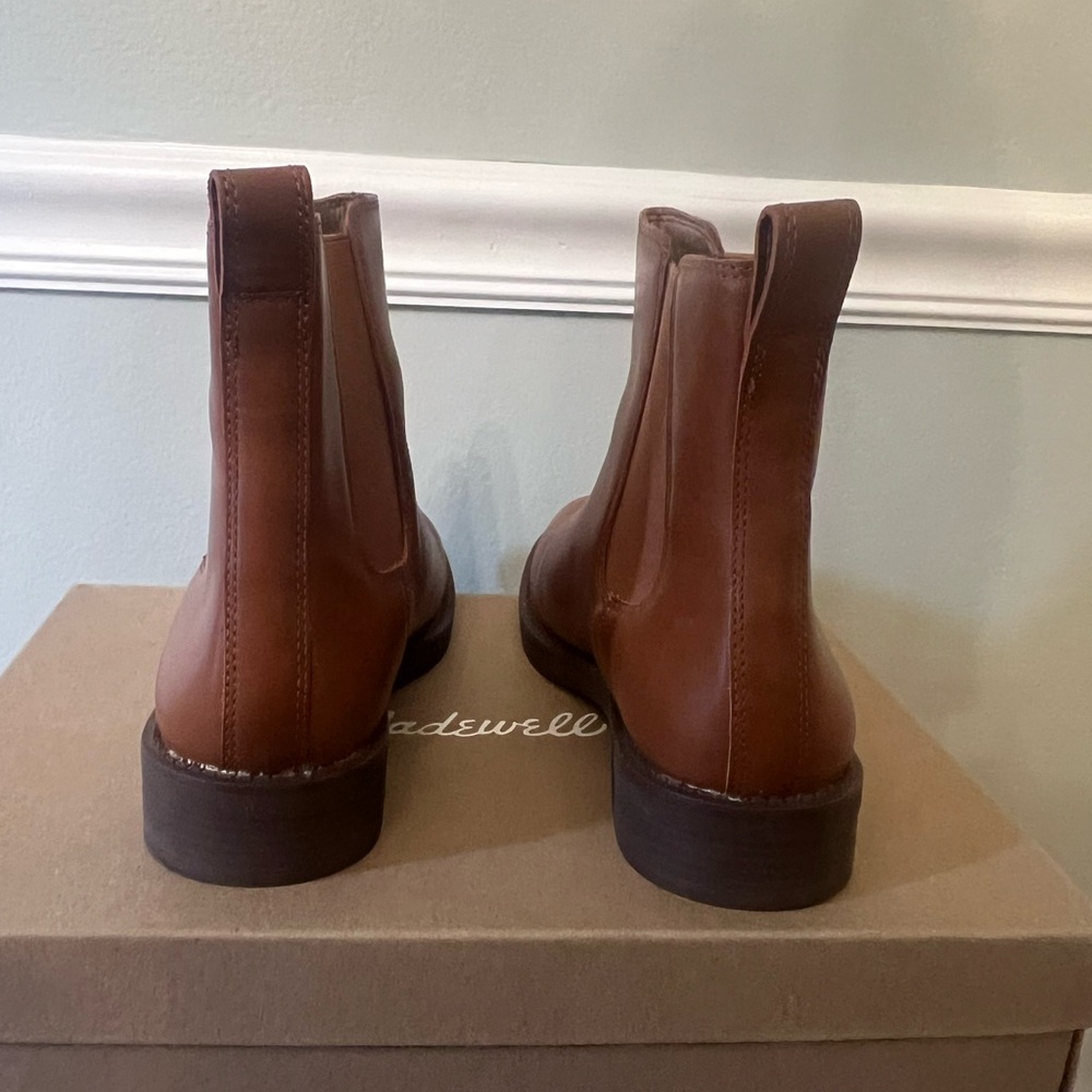 Madewell Pull-On Chelsea Boots. Worn One Time View 2